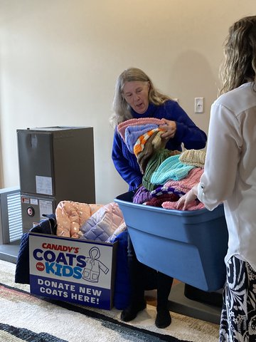 Woman donates 100 winter hats to the Canady’s Coats for Kids campaign ...