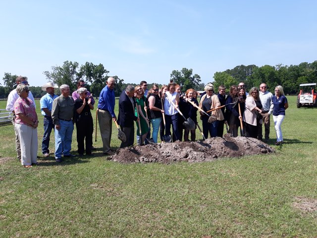 Groundbreaking held for new Honey Ridge Agricenter arena - Effingham Herald - Vimarsana News