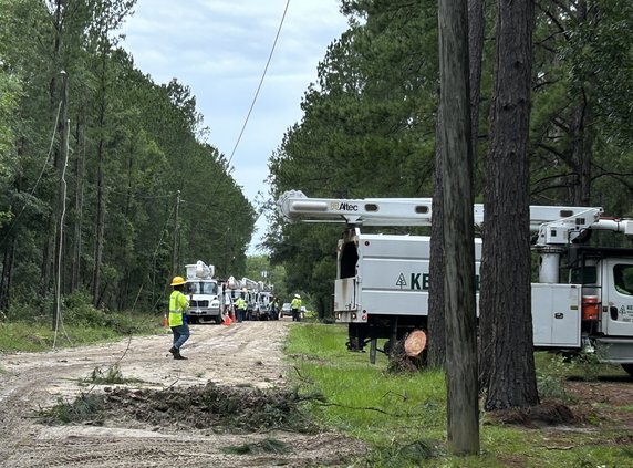 Power Crews on Pleasant Acres Road