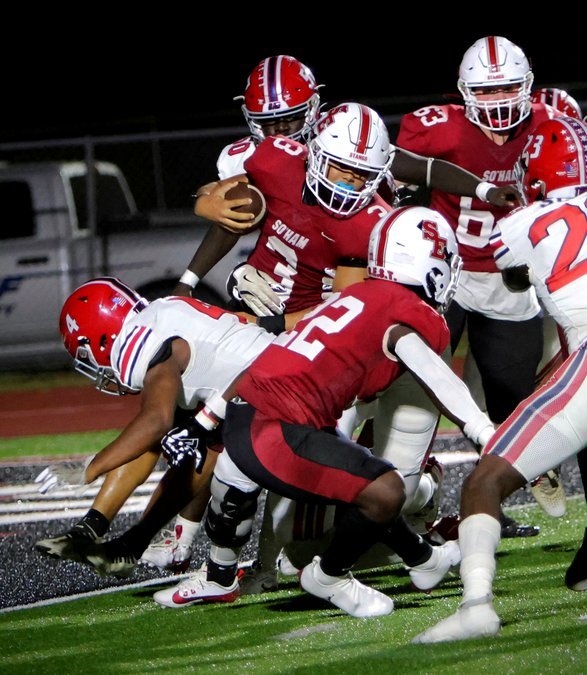 Mustangs, Rebels fall in Monday night football Effingham Herald