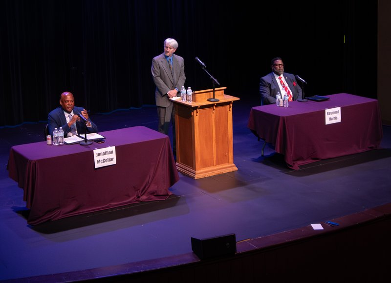 101425_MAYORAL_FORUM_01.jpg