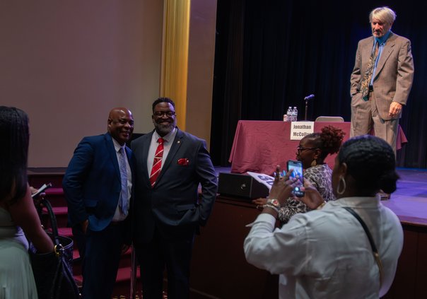 101425_MAYORAL_FORUM_04.jpg