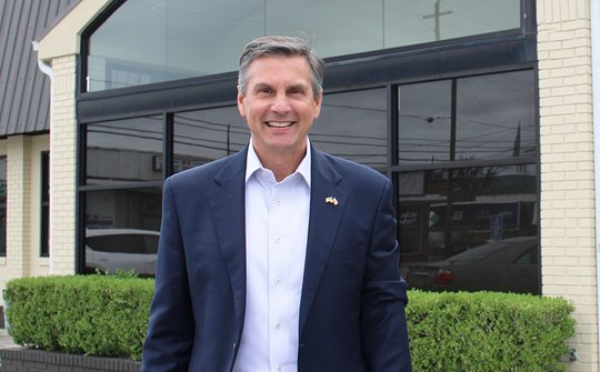 Derek Dooley draws parallels between leadership for teams and nation in campaign for U.S. Senate