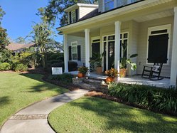 YARD OF THE MONTH - RICHMOND HILL GARDEN CLUB  November 2025