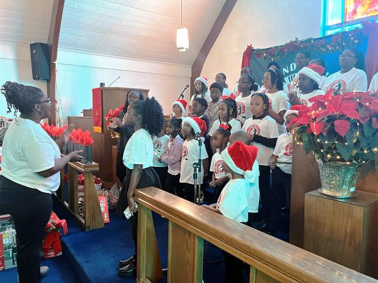 Voices, spirits shine at Baby Grand's Christmas recital