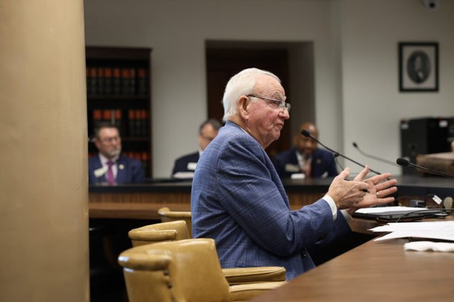 Book ban vs. parent control, lawmakers debate purpose of bill that could send librarians to jail