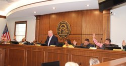 Commisioners vote.jpg