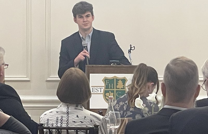 Austin Sever presents his program 