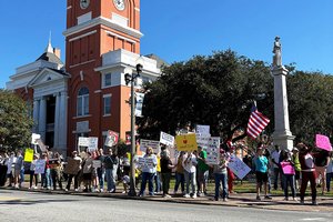 Herald File The October 2025 "No Kings" rally in downtown Statesboro drew hundreds of participants. Another "No Kings" event is set for Saturday starting with a march from Luetta Moore Park to the Bulloch County Courthouse.