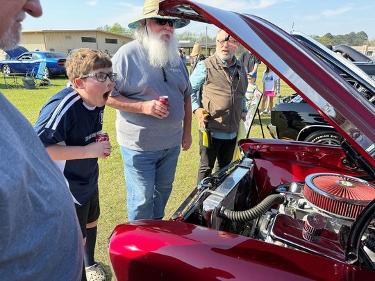 Classic cars shine at annual Southern Cruisers show