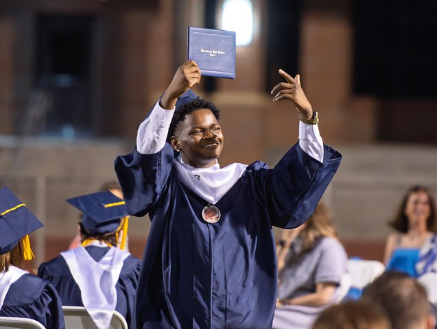 SHS Grad 2026 Class President Accepts Senior Class Gift
