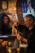 DB_DALE_BARTENDER_02.jpg