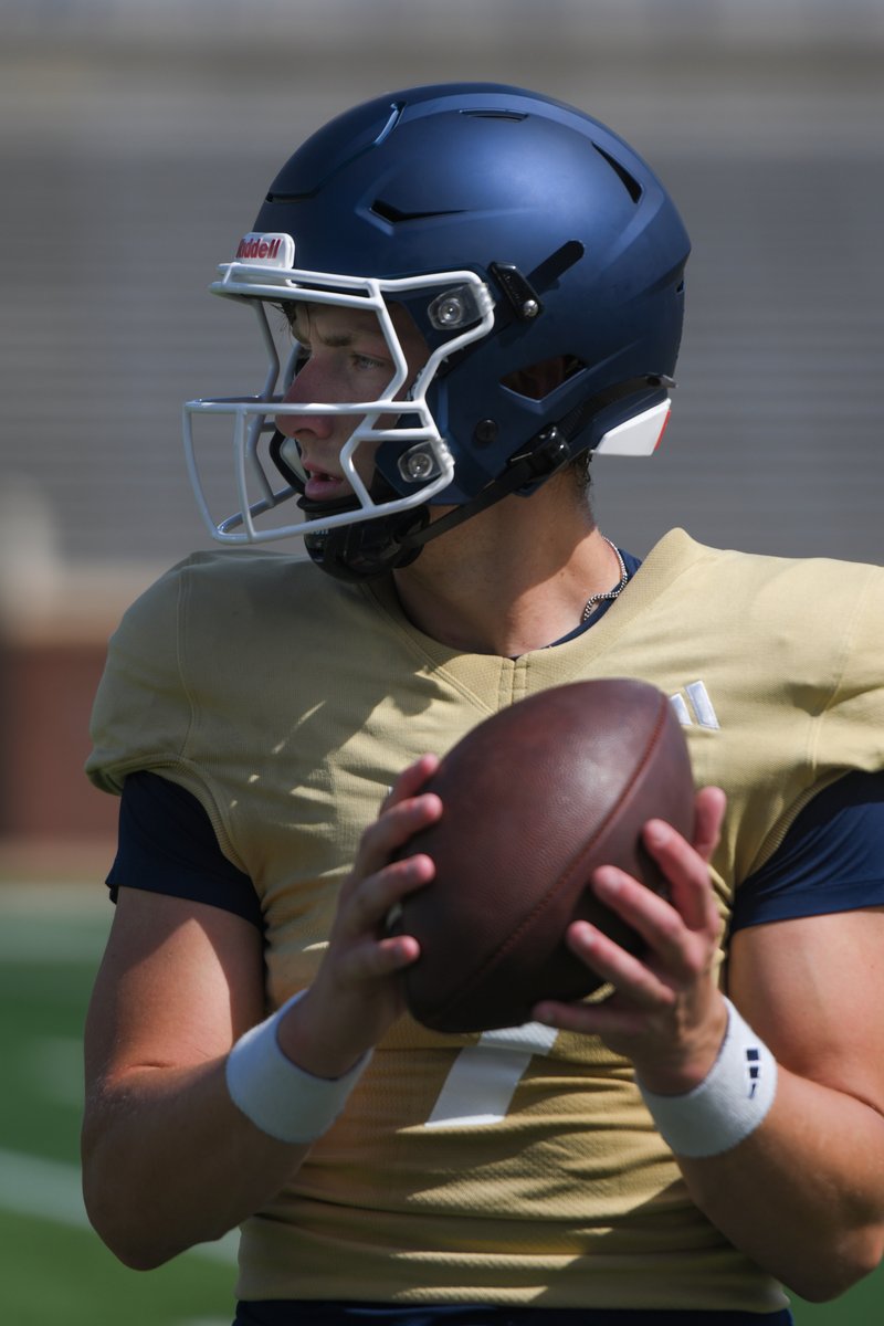 040426_GSU_FOOTBALL_05.jpg