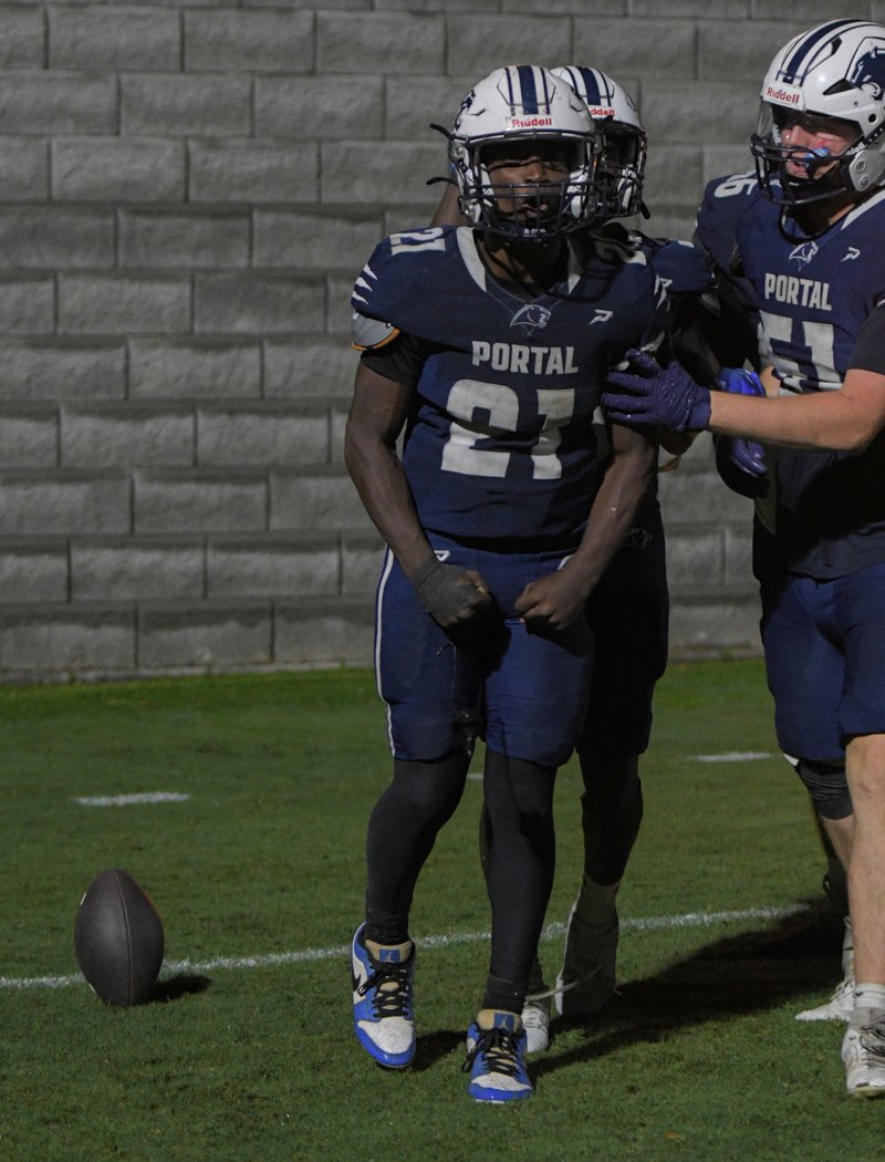 092625_PORTAL_FOOTBALL_03.jpg