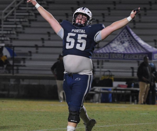092625_PORTAL_FOOTBALL_05.jpg