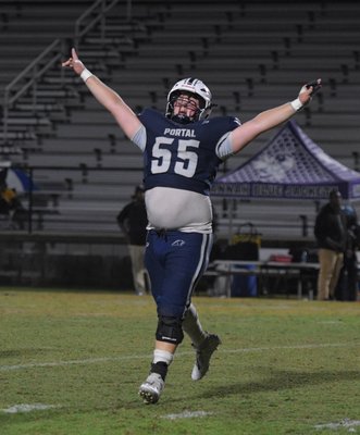 092625_PORTAL_FOOTBALL_05.jpg