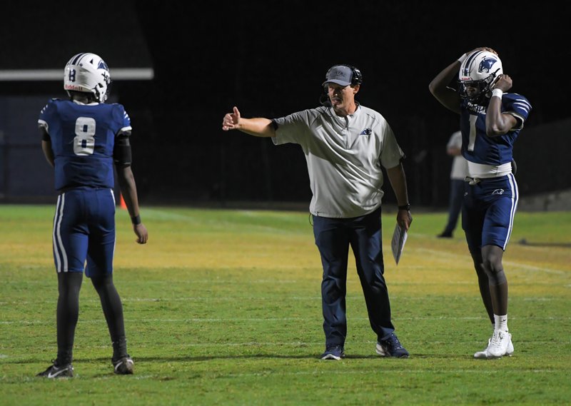 092625_PORTAL_FOOTBALL_06.jpg