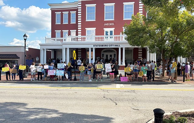 Statesboro mayor and council approve rezoning for Burkhalter data center by 3-2 vote