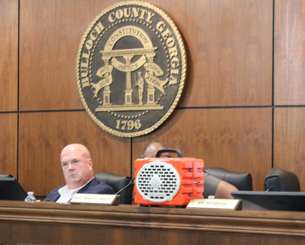 County commission, by 4-3 vote with chair’s tiebreaker, kills proposal for data center ban
